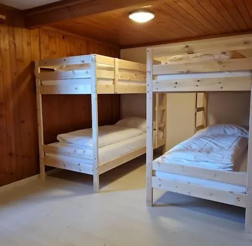 Engi 1 For Up To 8 People דירה גרינדלוולד